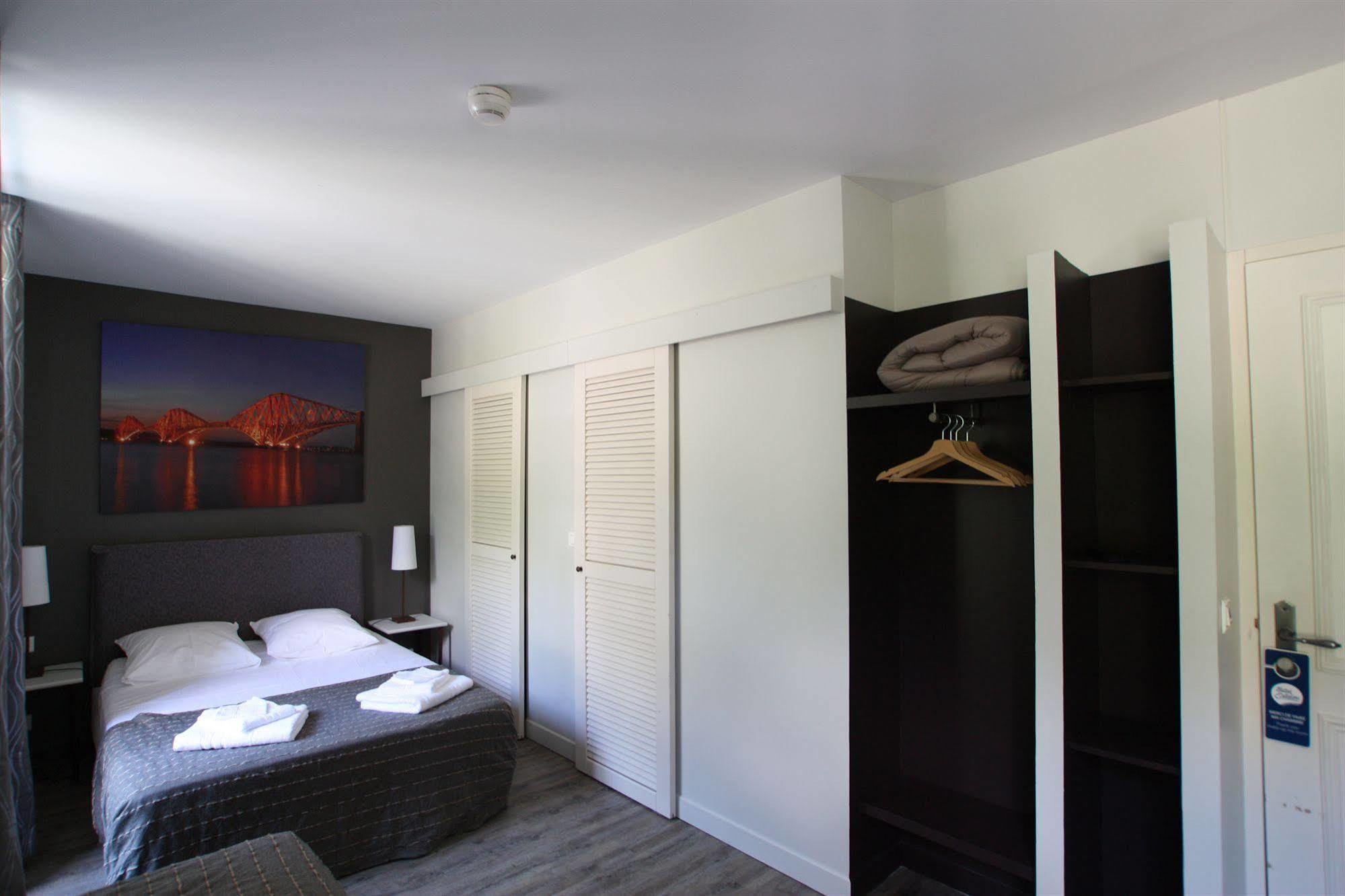 Hotel Estelou Sommières Buitenkant foto